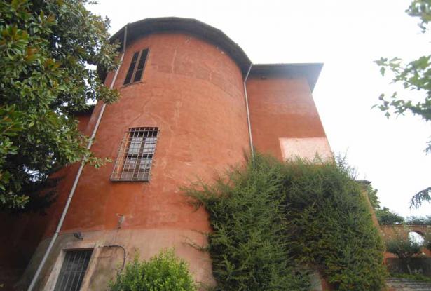 PZZ002 - Castle set on a 5 hectare (12 acre) estate in a commanding position with panoramic view - Piozzo, Langhe, Piedmont, Italy 5