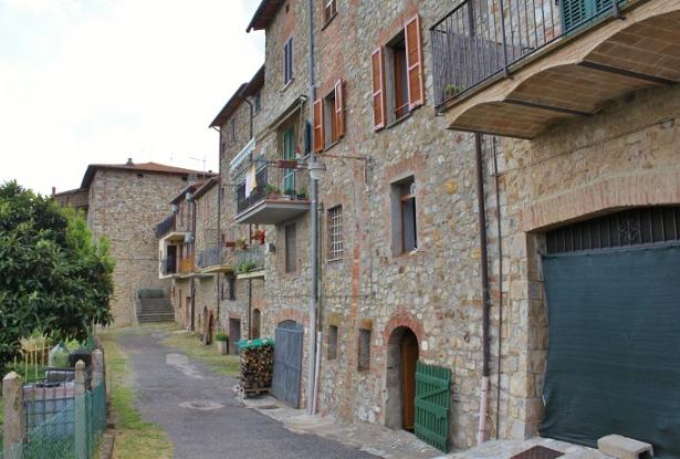 Indipendent house in historic hamlet OR863M 0