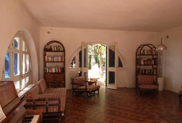Basilicata. Excellent opportunity to buy property in this sought after location on the tyrrhenian coast. For Sale. 7