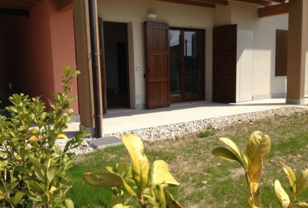 Lake Garda - New Two-Bedroom Apartment With Large Garden and Pool 1