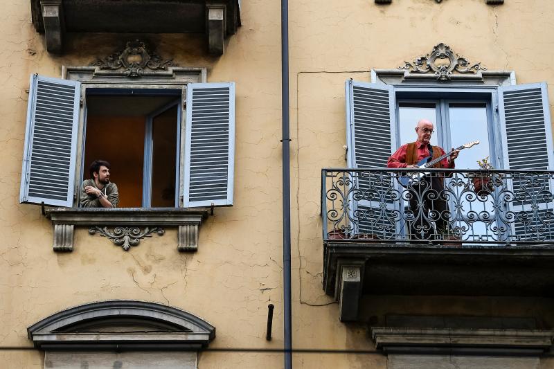 Italy Coronavirus Balcony Flash Mob
