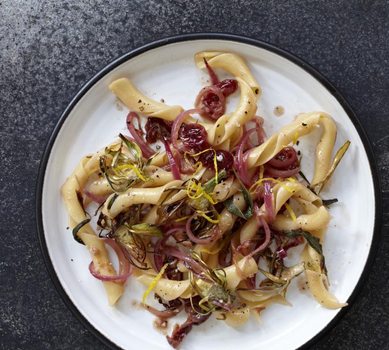 pasta with plums and artichokes