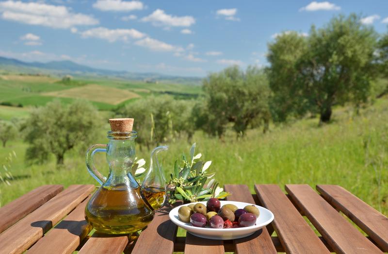 olive oil in Tuscany 