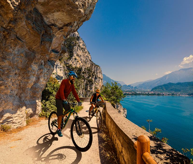 lake-garda-bike-path.jpg