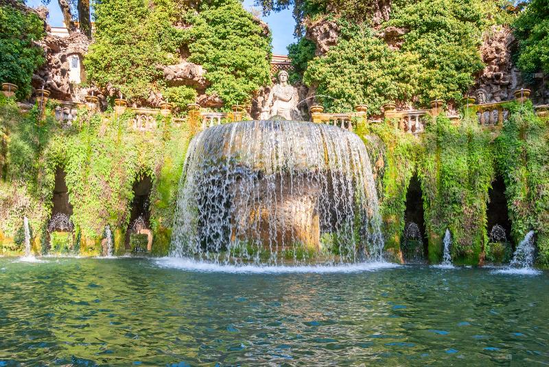 The Gardens of The Villa d'Este at Tivoli: Seize The Moment!