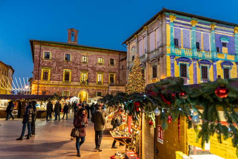 Christmas market in Montepulciano