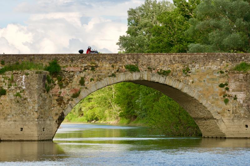 Ponte Buriano Bridge, Ponte Buriano, Arezzo, Tuscany / Photo: modio media