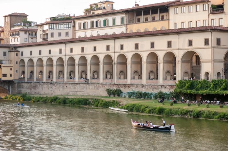 Vasari Corridor facing the Arno river