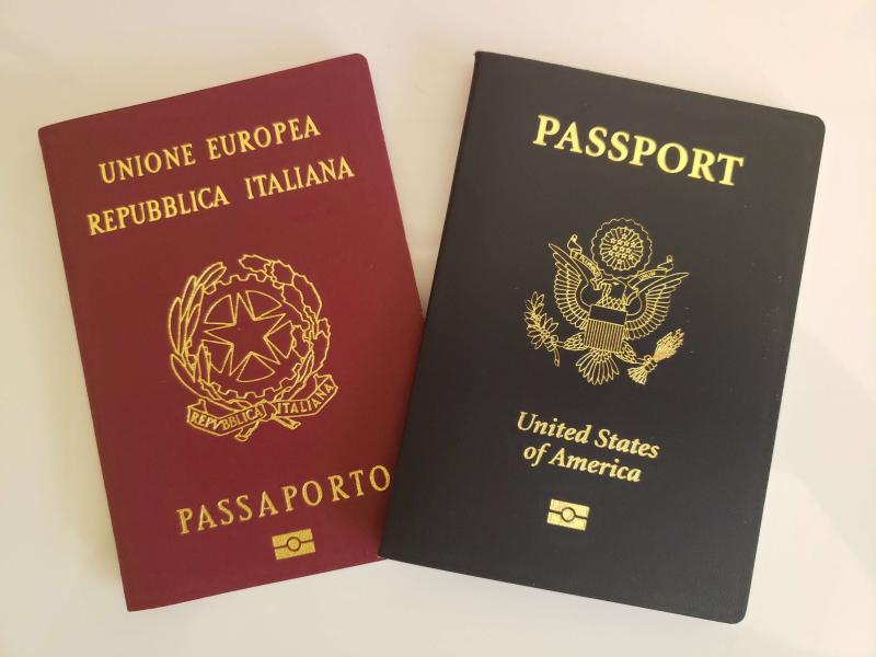 Italian Passport and American Passport