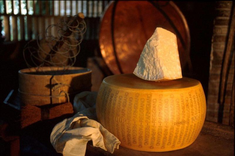 Culture: A Guide to the King of Cheeses, Parmigiano-Reggiano