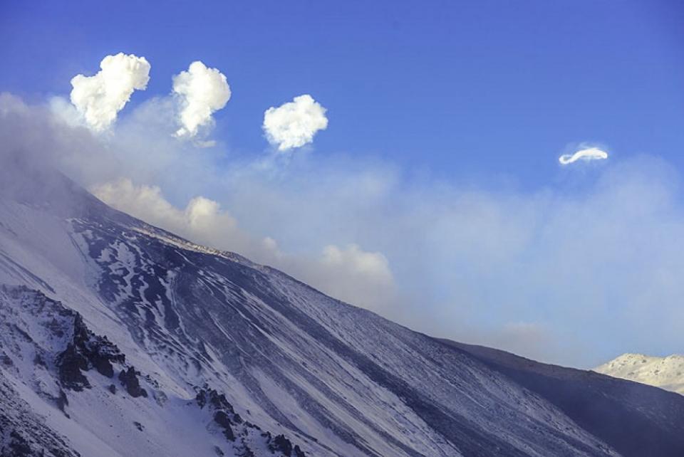 熱血時報| No snow atop Mt. Fuji's summit: perhaps to do with lack of rain