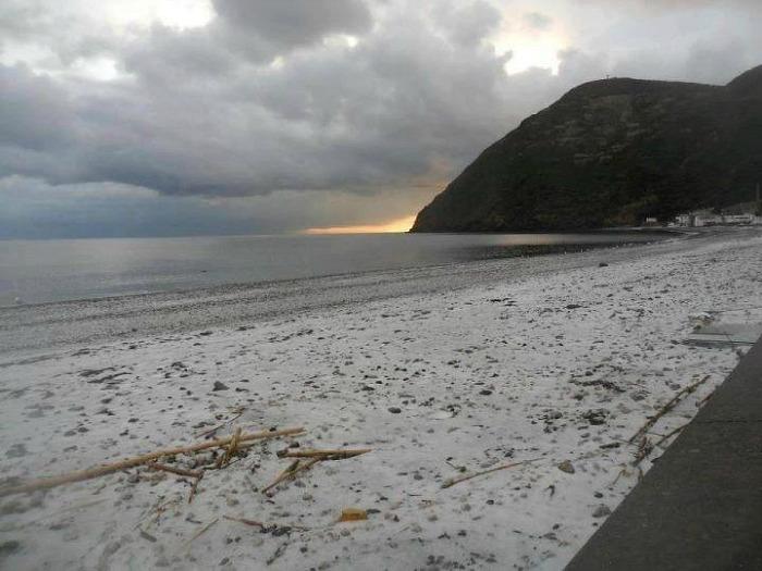 Lipari's beach with snow Lipari's beach with snow
