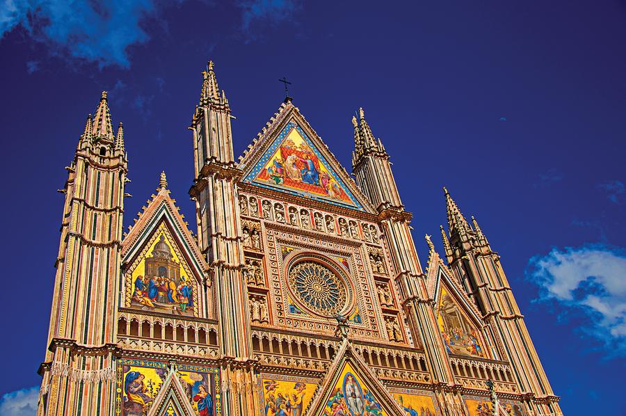 Mosaic facade at Duomo di Orvieto