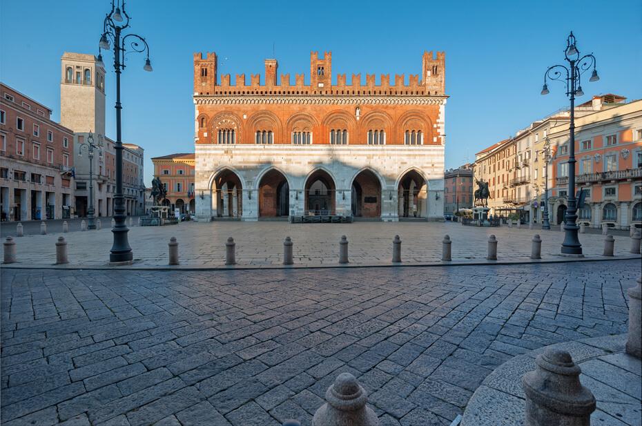 Palazzo Gotico, Piacenza what to see in Emilia-Romagna
