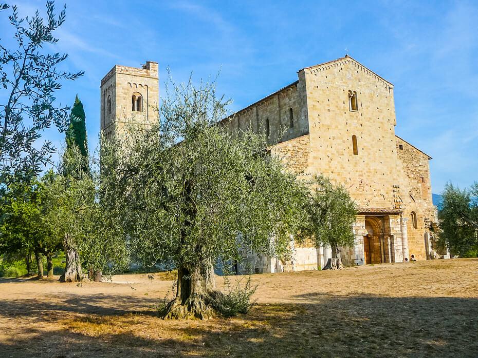 Abbey of Saint Antimo abbeys in Tuscany