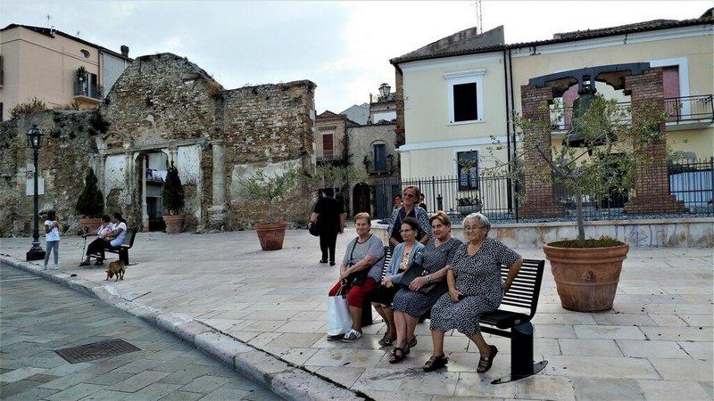 vasto locals